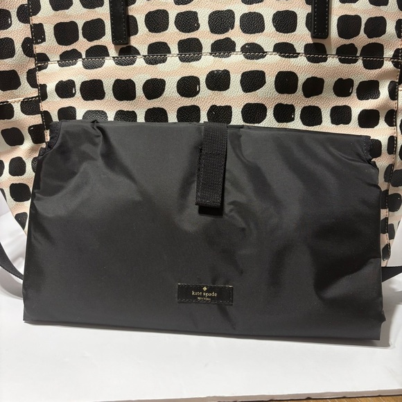Kate Spade
New York Kaylie
Diaper Bag Pink Black White - Picture 5 of 7